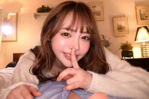 Bố dượng đồi bại theo dõi con gái dậy thì chỉ để làm thịt