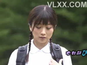 Sang nhà chơi bị thầy giáo gạ địt rát bướm