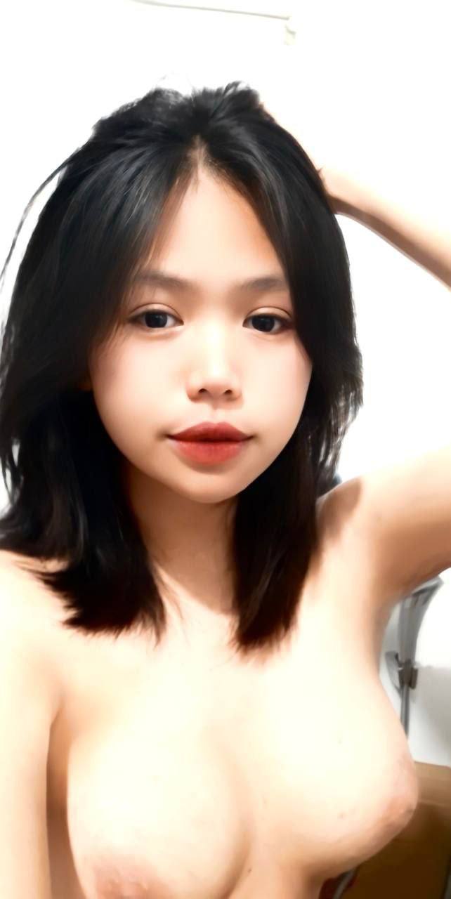 Chồng của chị dâu tôi đang đi công tác và không thể chịu được sự cô đơn. Cô ấy yêu cầu tôi đến nhà anh ấy để thỏa mãn anh ấy.